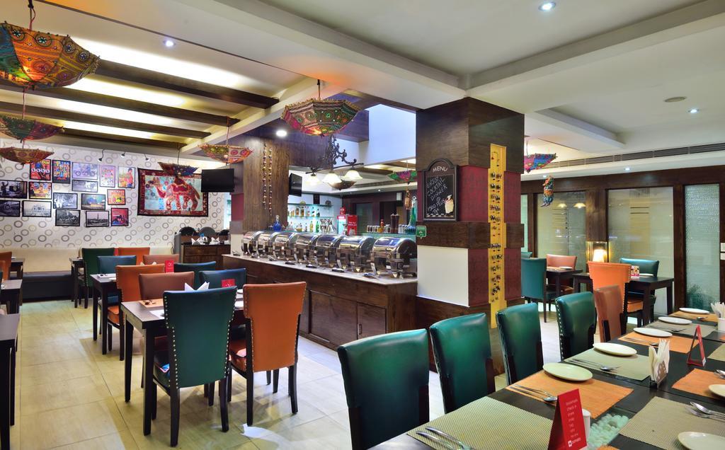 Crossroads Hotel Gurgaon Exterior foto