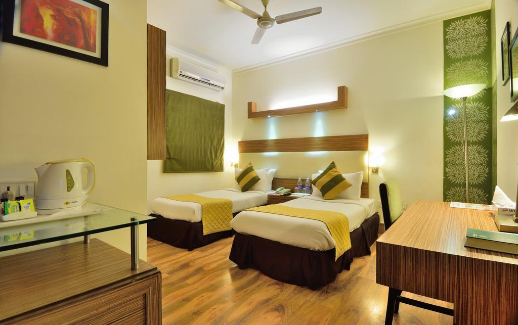Crossroads Hotel Gurgaon Exterior foto