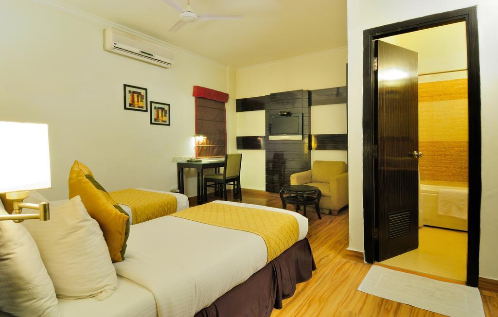 Crossroads Hotel Gurgaon Exterior foto