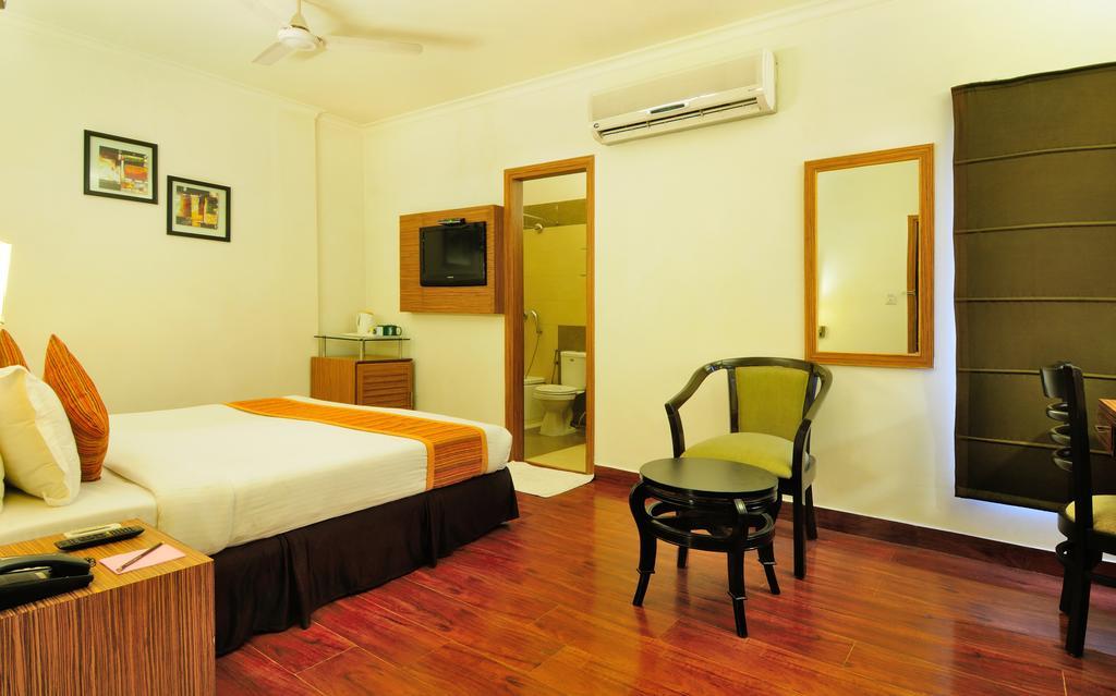 Crossroads Hotel Gurgaon Exterior foto